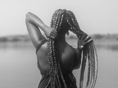 mia-boobs22