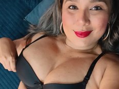 LatinaHoleQueen-1