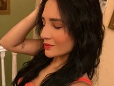 cataleya-pregnant
